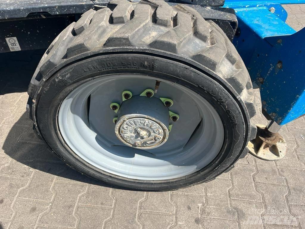 Genie GS 3390 RT シザースリフト