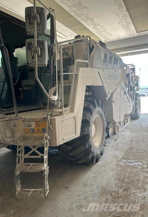 Wirtgen WR250i アスファルトリサイクルマシン