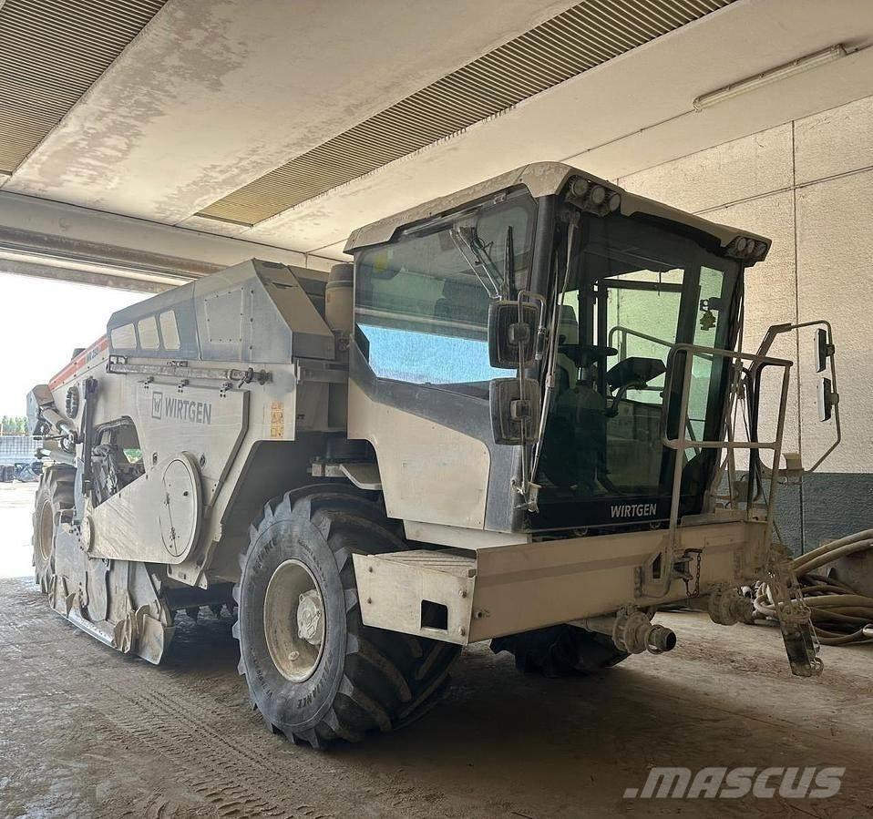 Wirtgen WR250i アスファルトリサイクルマシン