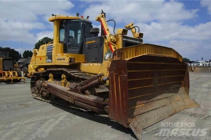Komatsu D275A-5 ブルドーザー