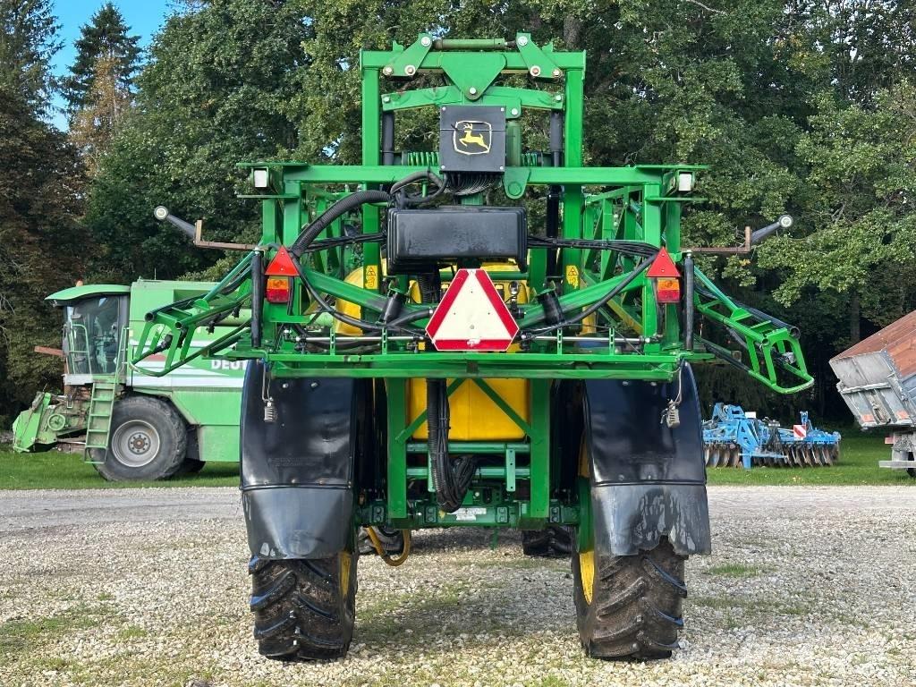 John Deere 740 牽引型スプレイヤー