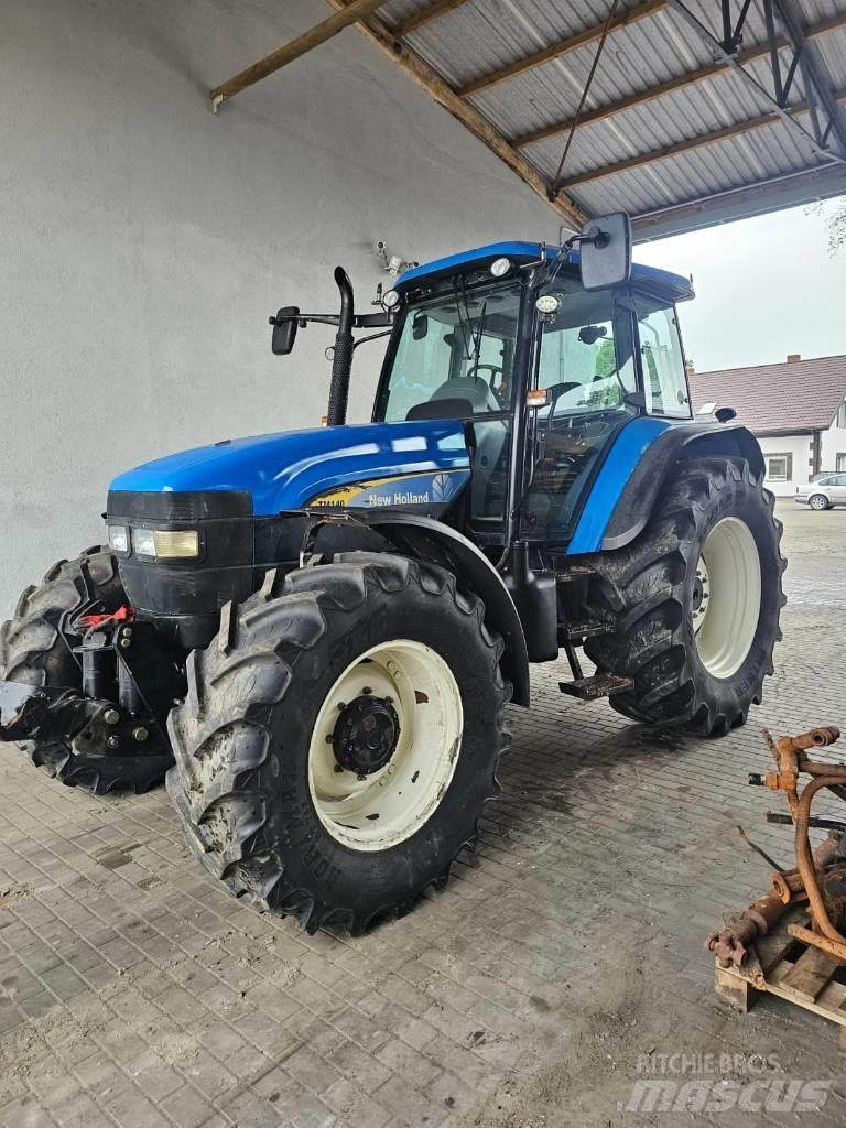 New Holland TM 140 トラクター