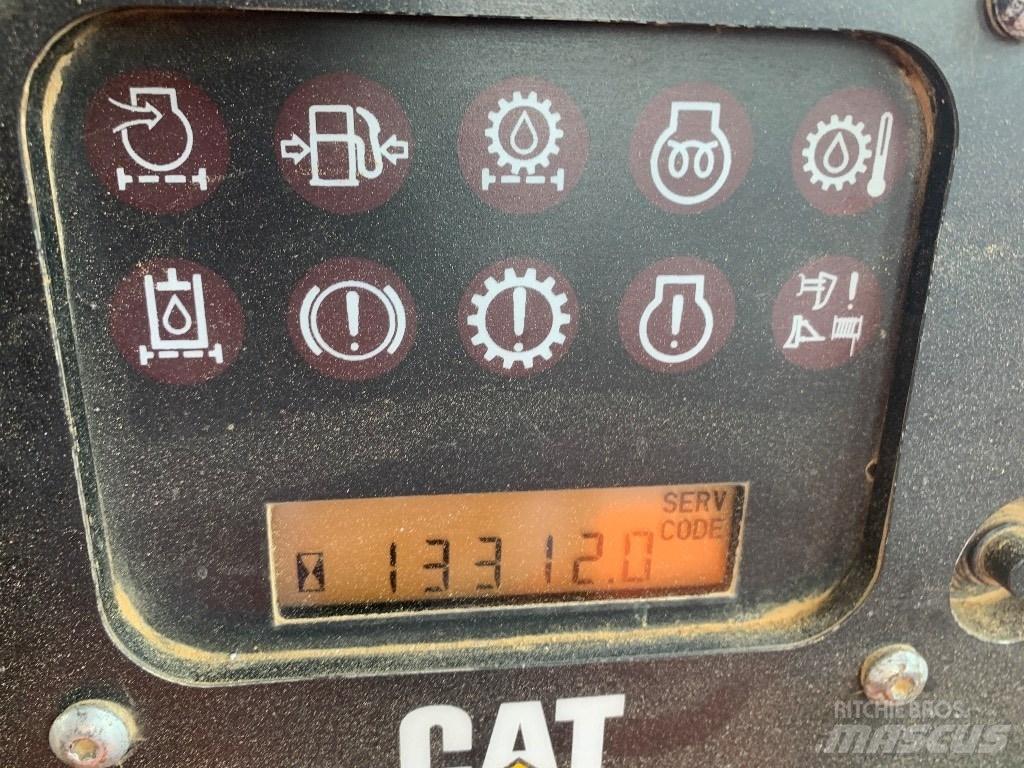 CAT D 6 T ブルドーザー