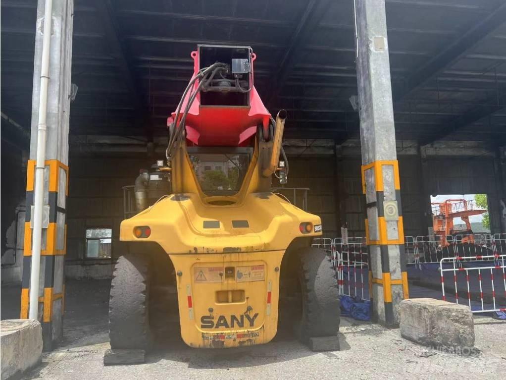 Sany SRSC 45 リーチスタッカー