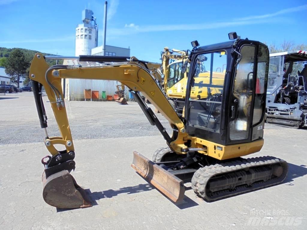 CAT 302.7 D CR ミニ油圧ショベル 7t以下（ミニユンボ・ミニディガー）