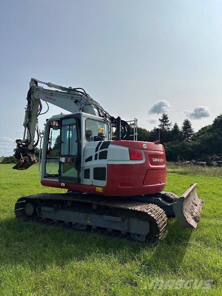 Takeuchi TB 2150 R 大型油圧ショベル12t以上（パワーショベル・ユンボ）