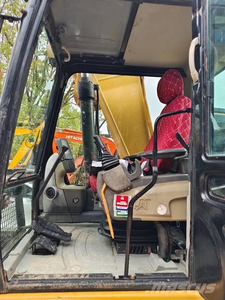 CAT 320 D2 大型油圧ショベル12t以上（パワーショベル・ユンボ）