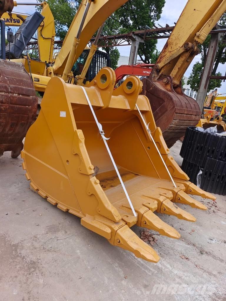 Komatsu PC 200-8N1 大型油圧ショベル12t以上（パワーショベル・ユンボ）