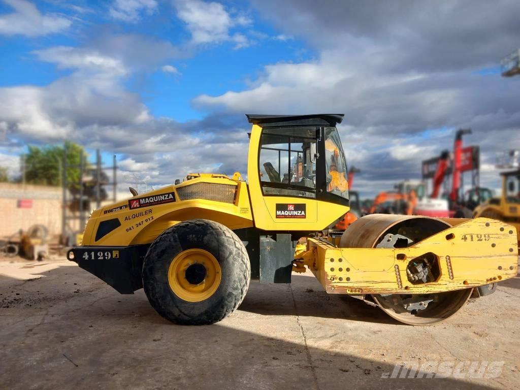 Bomag BW 216 振動ローラ
