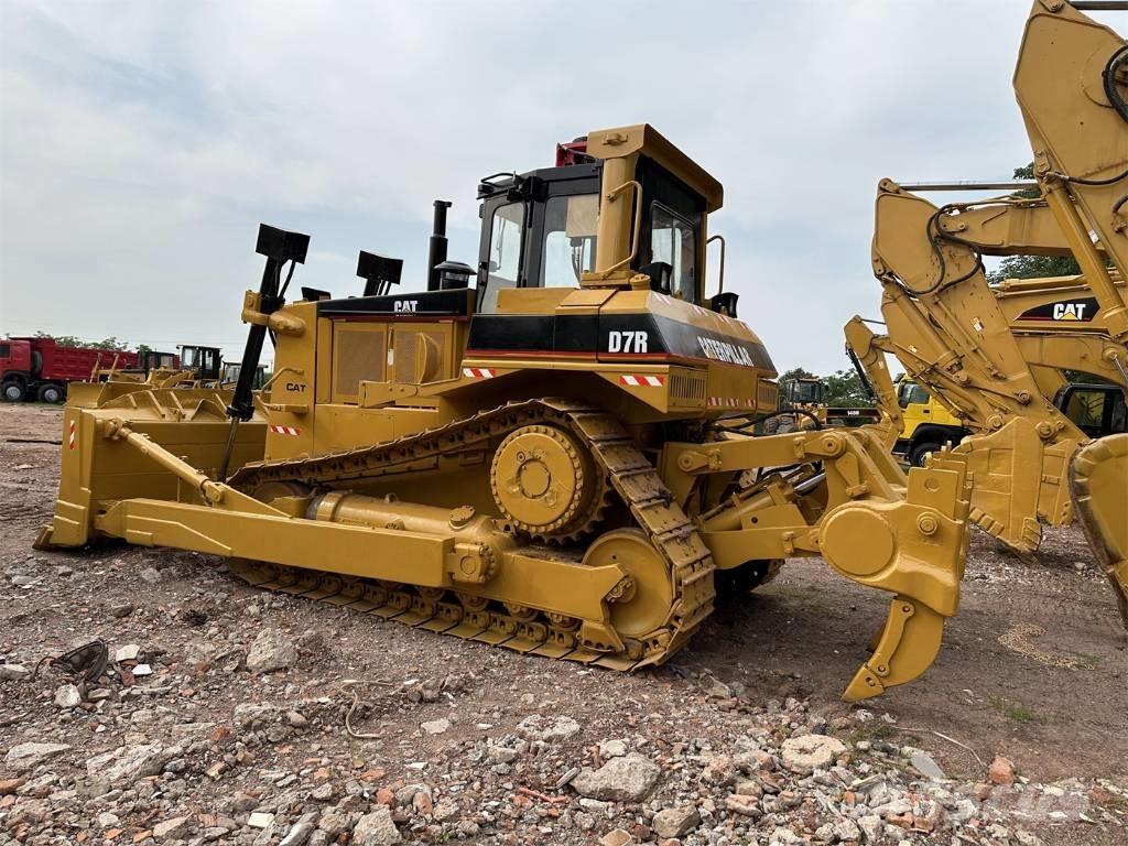 CAT D7R ブルドーザー
