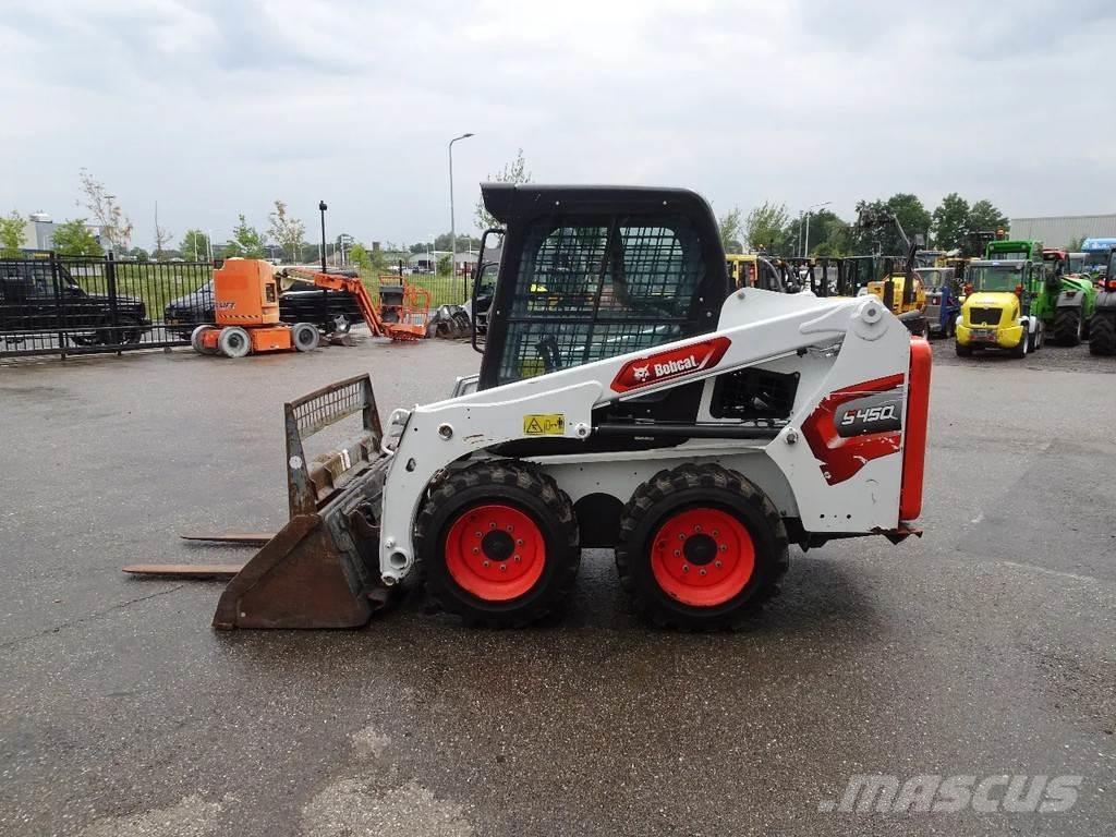 Bobcat S450 スキッドステアローダー