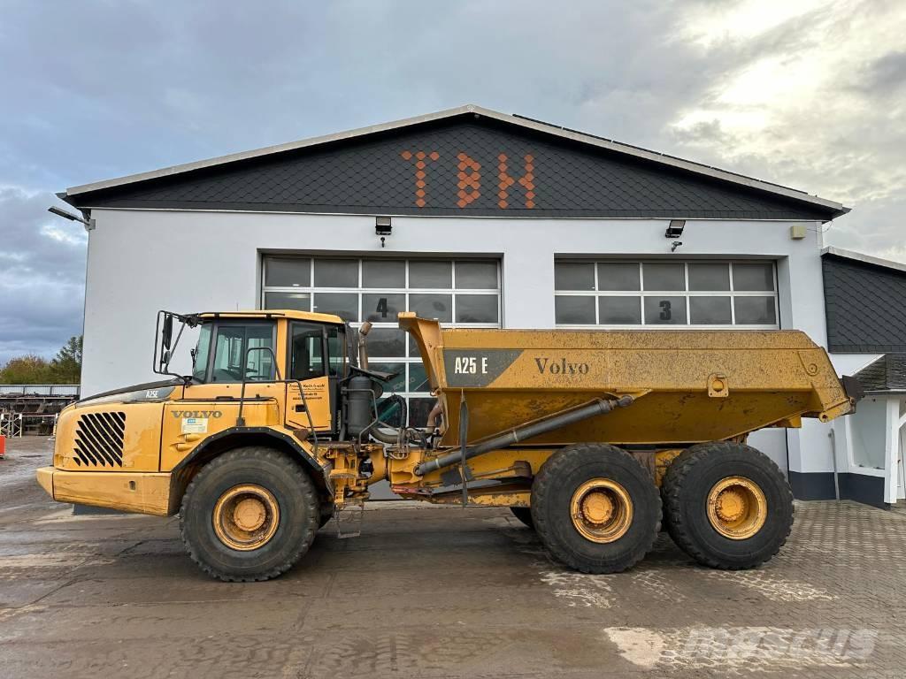 Volvo A 25 E アーティキュレート式ダンプトラック