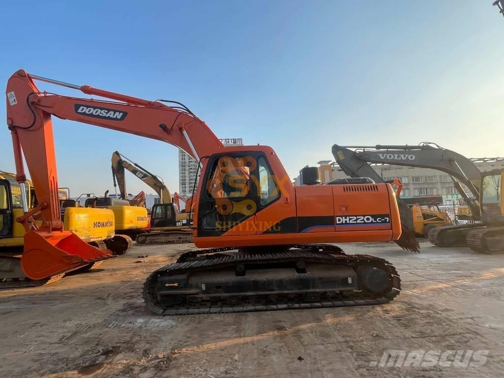 Doosan 220 LC-7 大型油圧ショベル12t以上（パワーショベル・ユンボ）