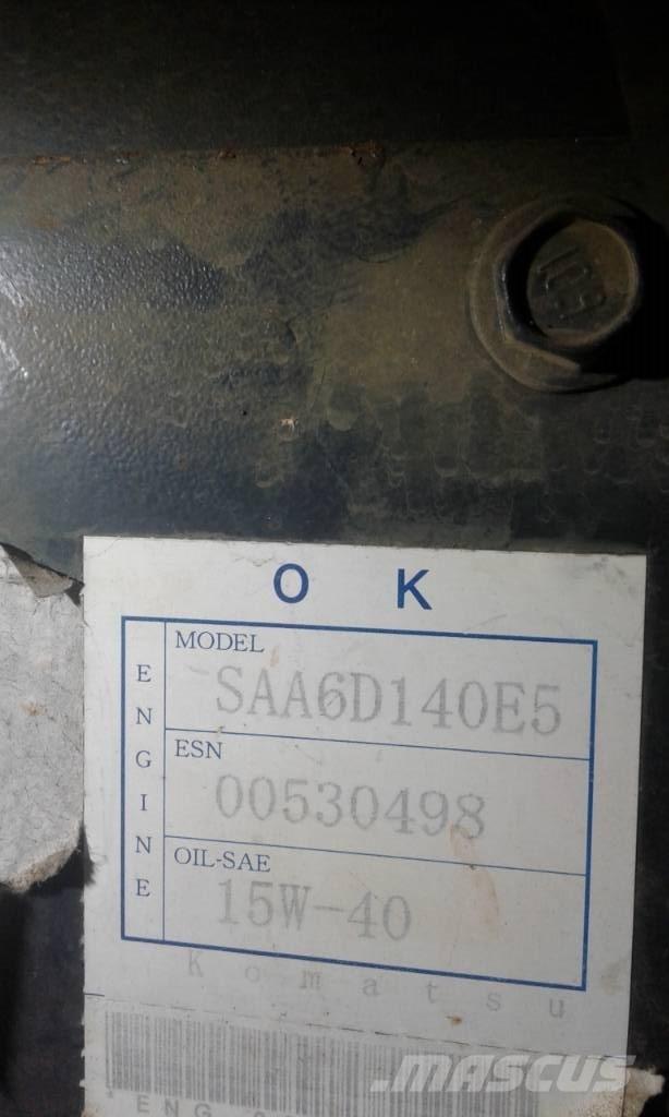 Komatsu SAA6D140E-5 エンジン