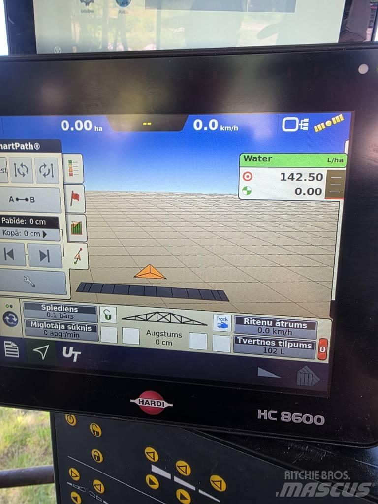 Hardi Navigator 4000 牽引型スプレイヤー