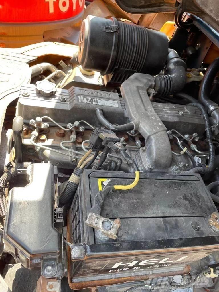 Toyota 5 ton ディーゼル・軽油