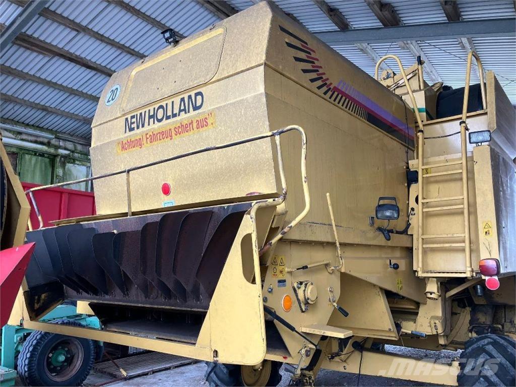 New Holland TX67 コンバイン