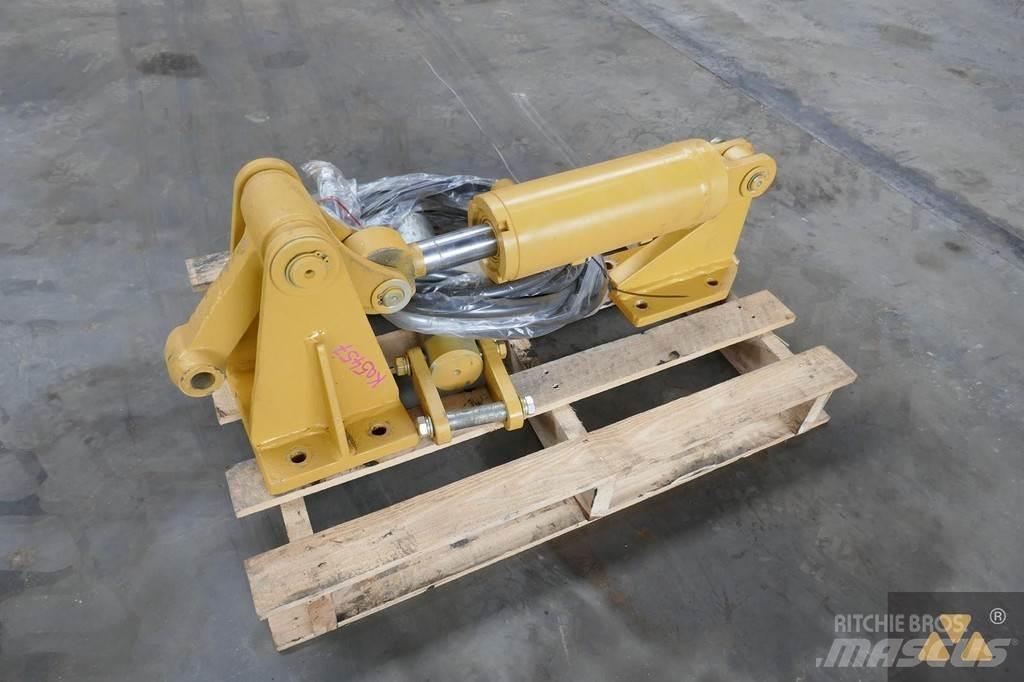 CAT D8T Pin puller その他部品