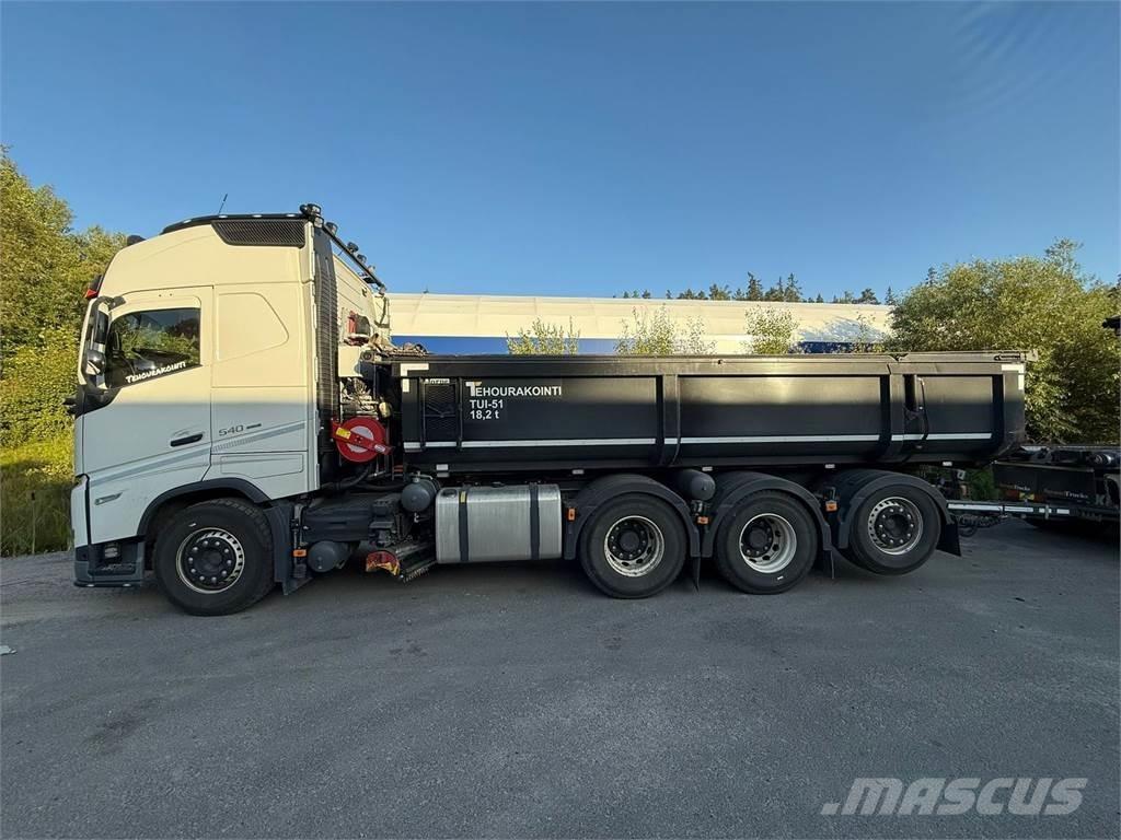 Volvo FH540 8x4 ダンプ