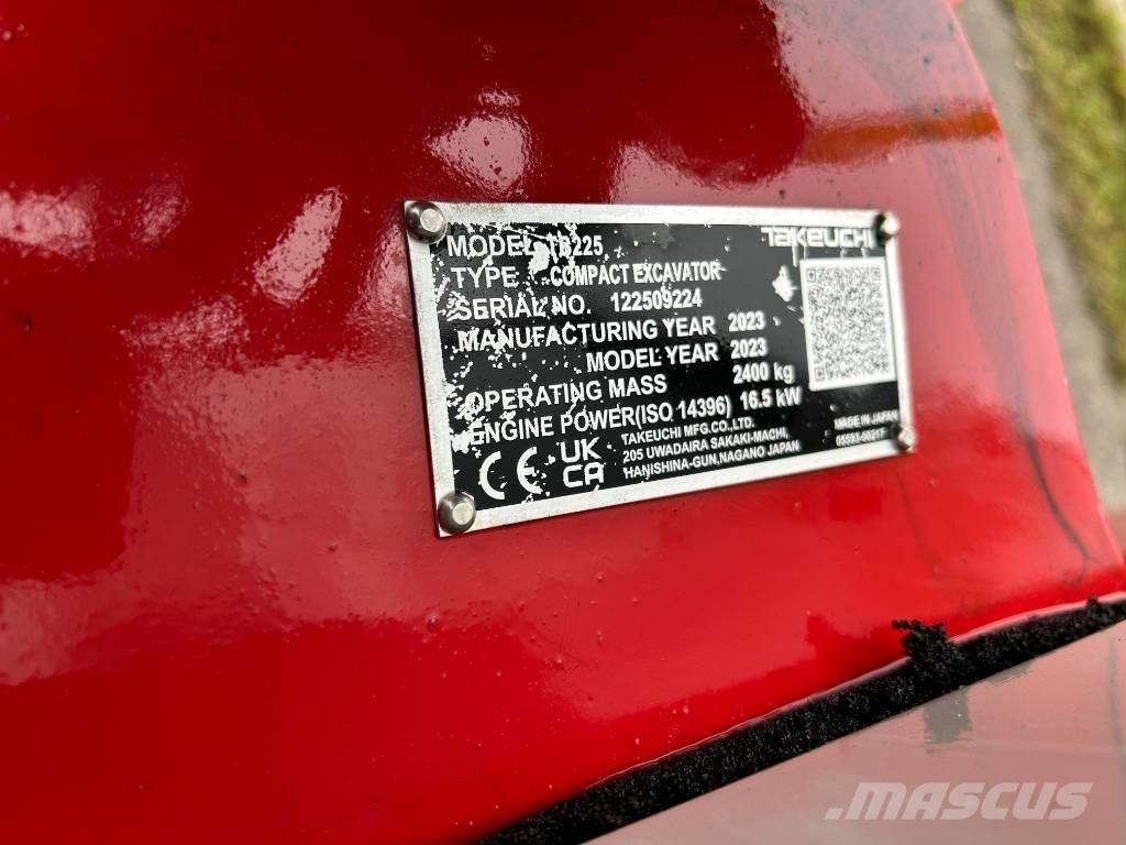 Takeuchi TB 225 ミニ油圧ショベル 7t以下（ミニユンボ・ミニディガー）