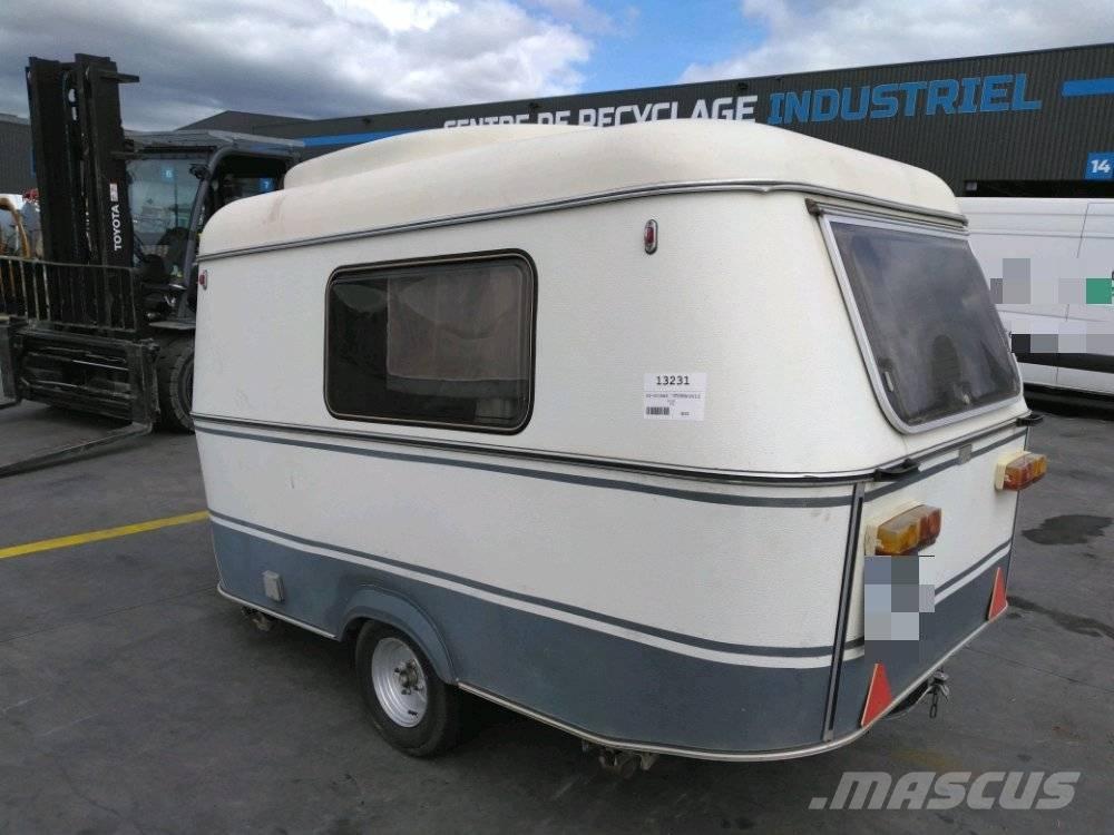 Eriba PUCK キャンピングカーとキャラバン