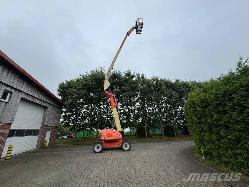 JLG 600 AJ ブームリフト　屈伸型