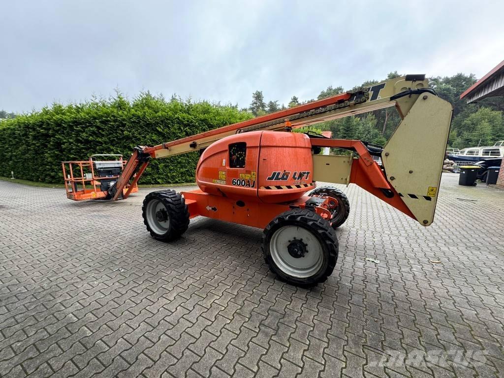 JLG 600 AJ ブームリフト　屈伸型