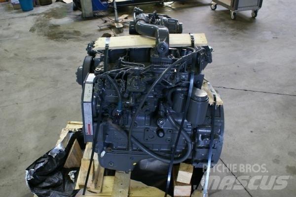 Cummins 4BTA 3.9 エンジン