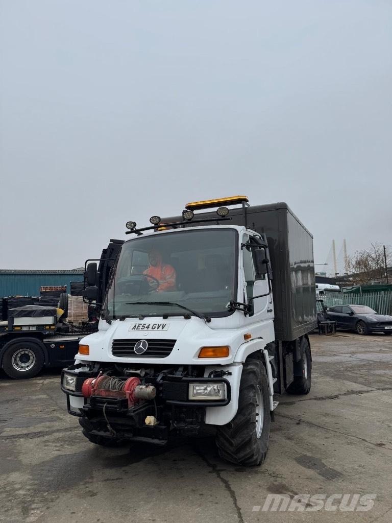 Unimog U300 ユーティリティー機械