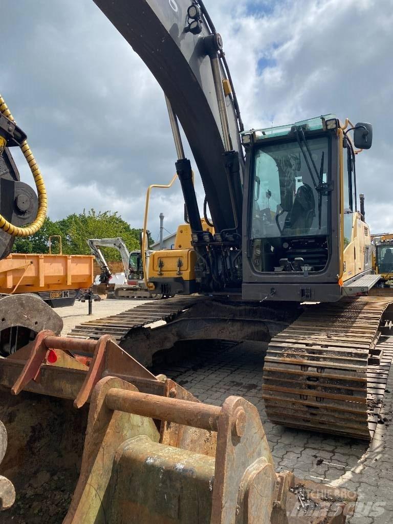 Volvo EC 220 D 大型油圧ショベル12t以上（パワーショベル・ユンボ）