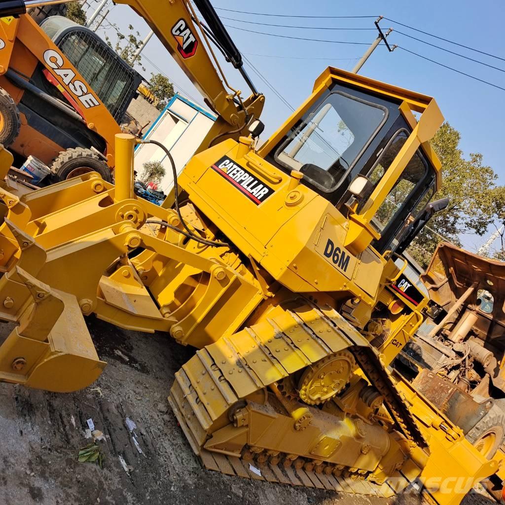 CAT D 6 M ブルドーザー