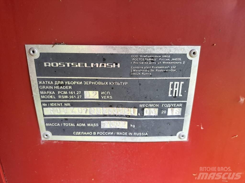 Rostselmash RSM 161 コンバイン