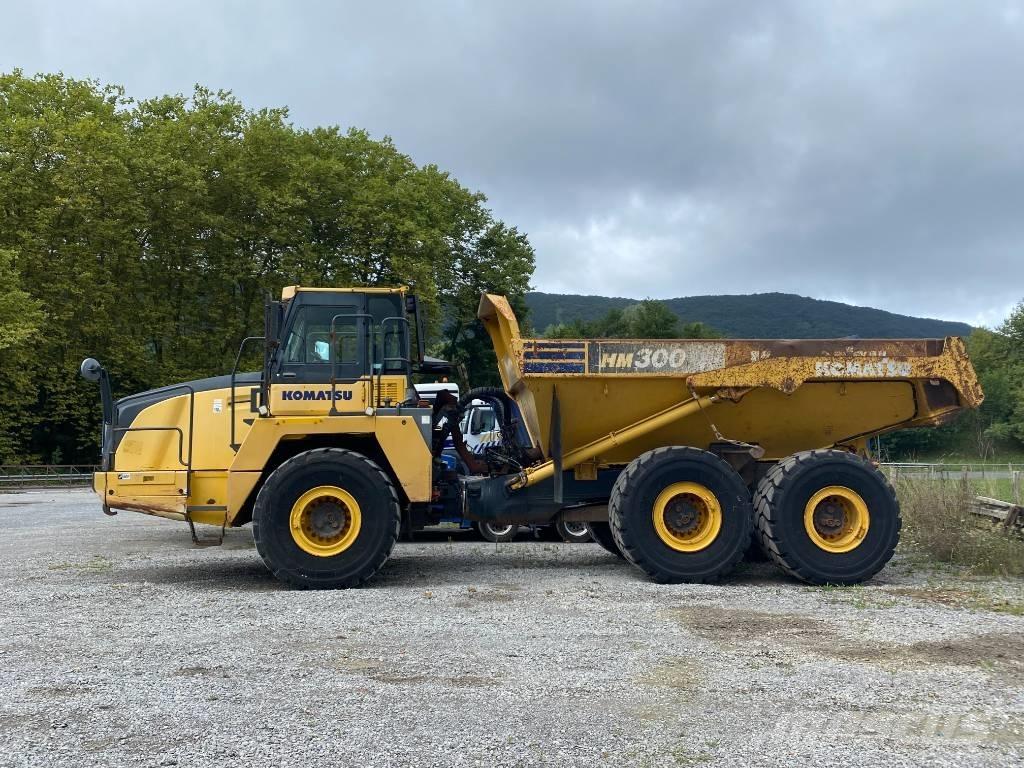Komatsu HM 300-3 アーティキュレート式ダンプトラック