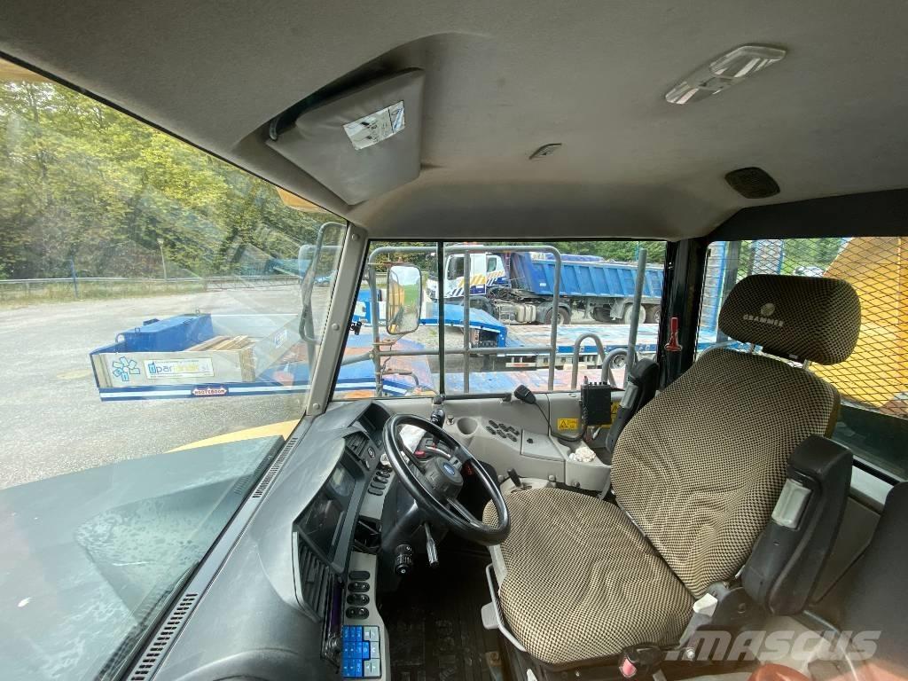 Komatsu HM 300-3 アーティキュレート式ダンプトラック