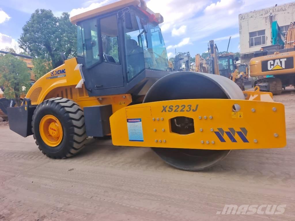XCMG XS223J 振動ローラ