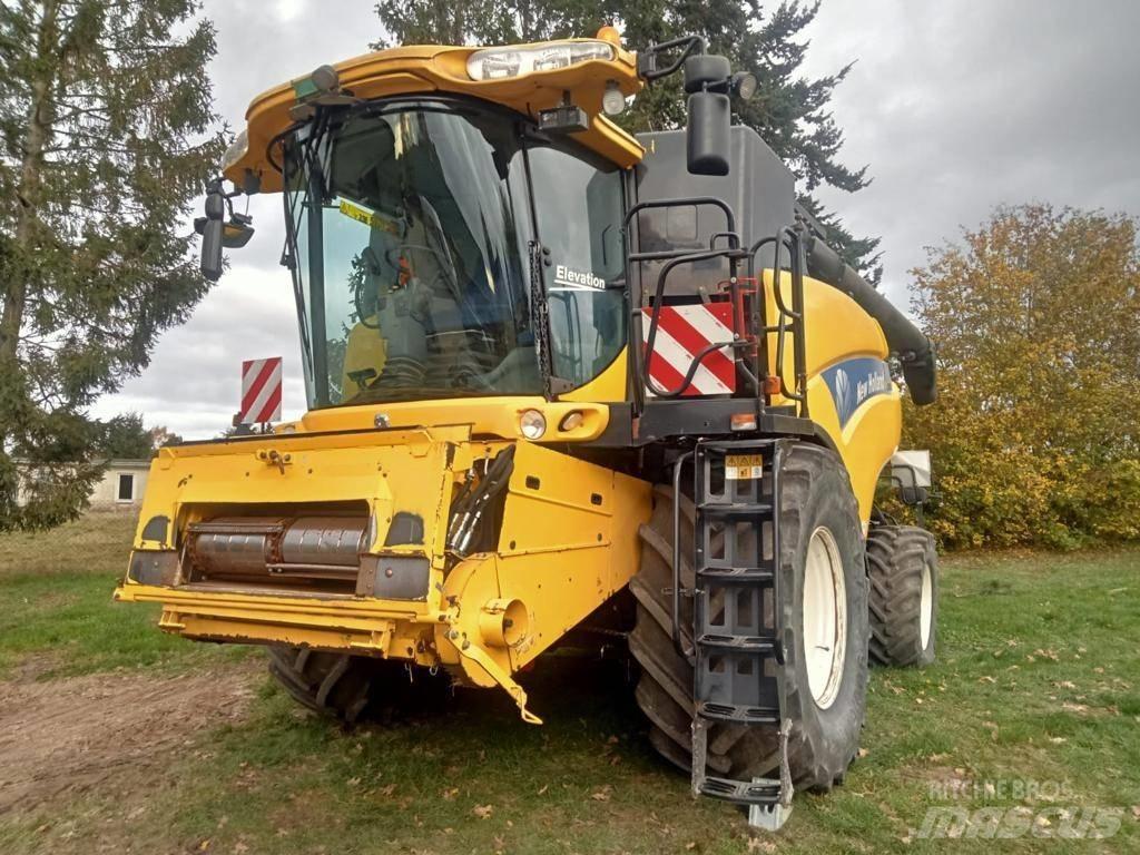 New Holland CR 9080 コンバイン