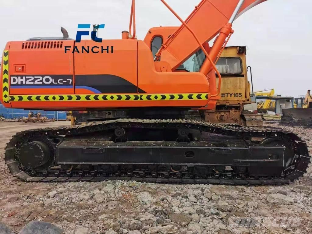 Doosan DH 220 LC-7 大型油圧ショベル12t以上（パワーショベル・ユンボ）