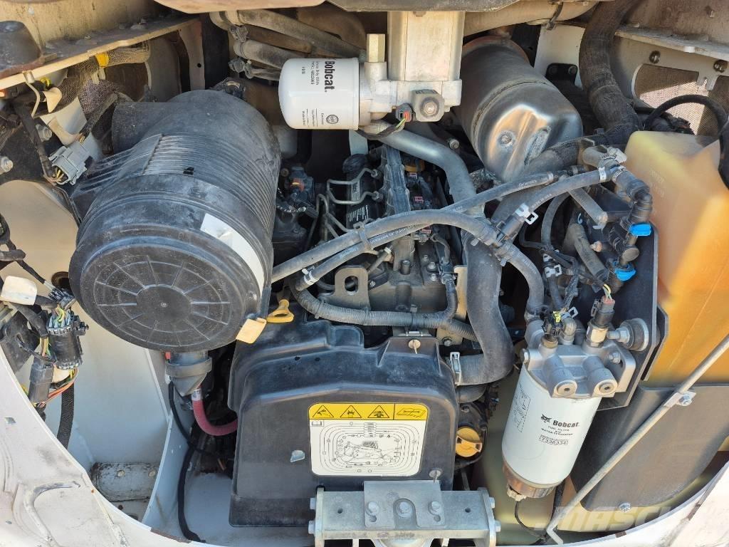 Bobcat T 66 スキッドステアローダー