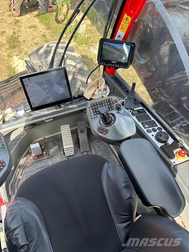 Komatsu 951 ハーベスター