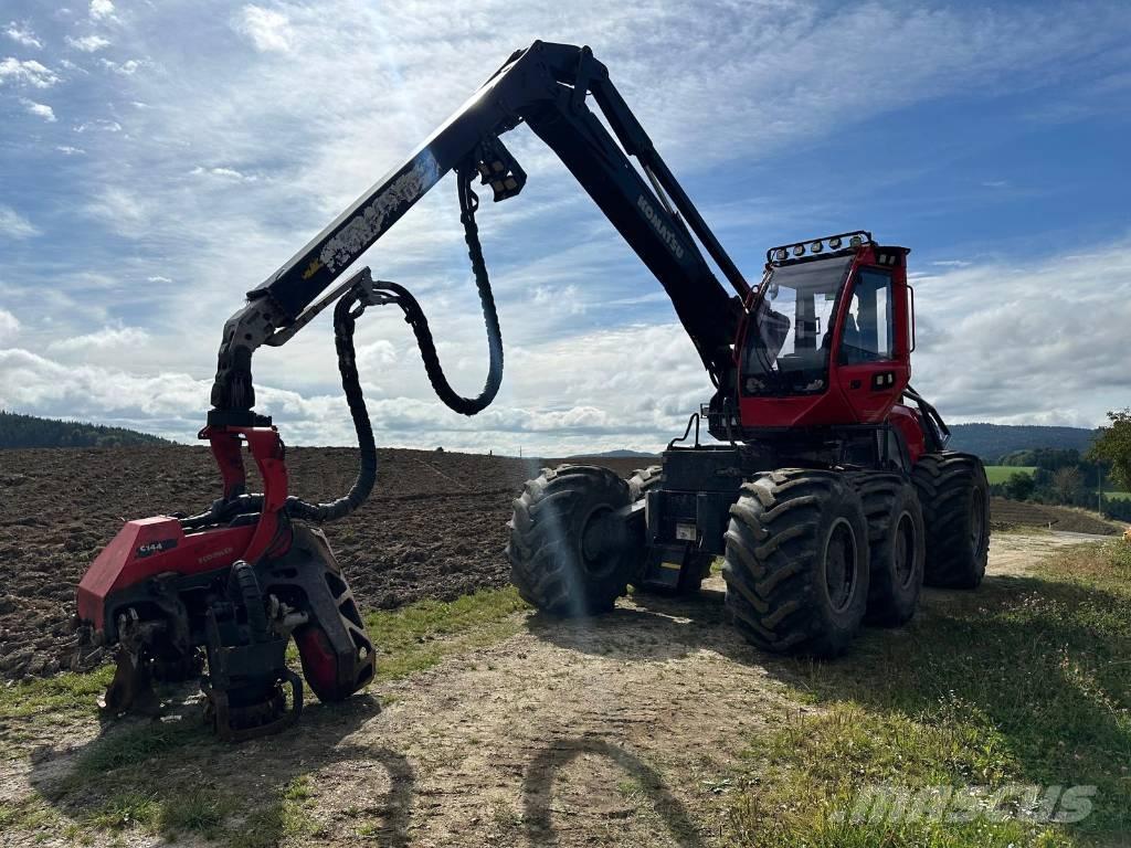 Komatsu 951 ハーベスター