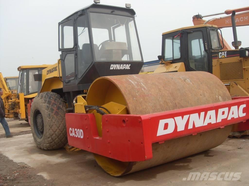Dynapac CA 30 D 振動ローラ