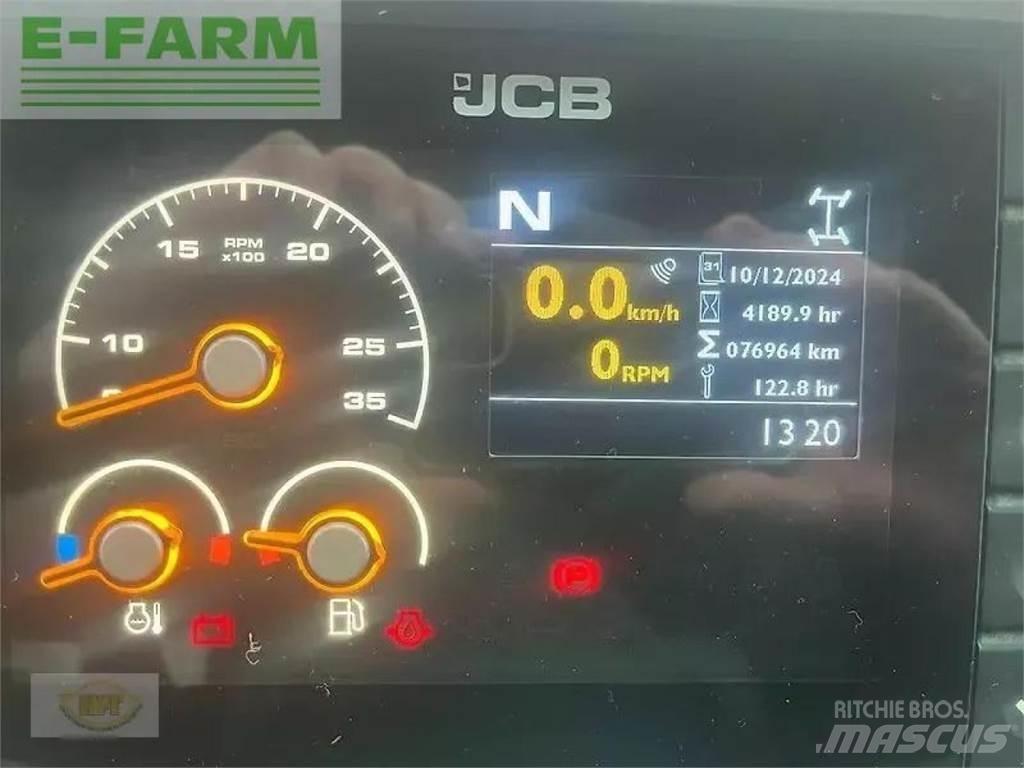 JCB fastrac 4220 トラクター