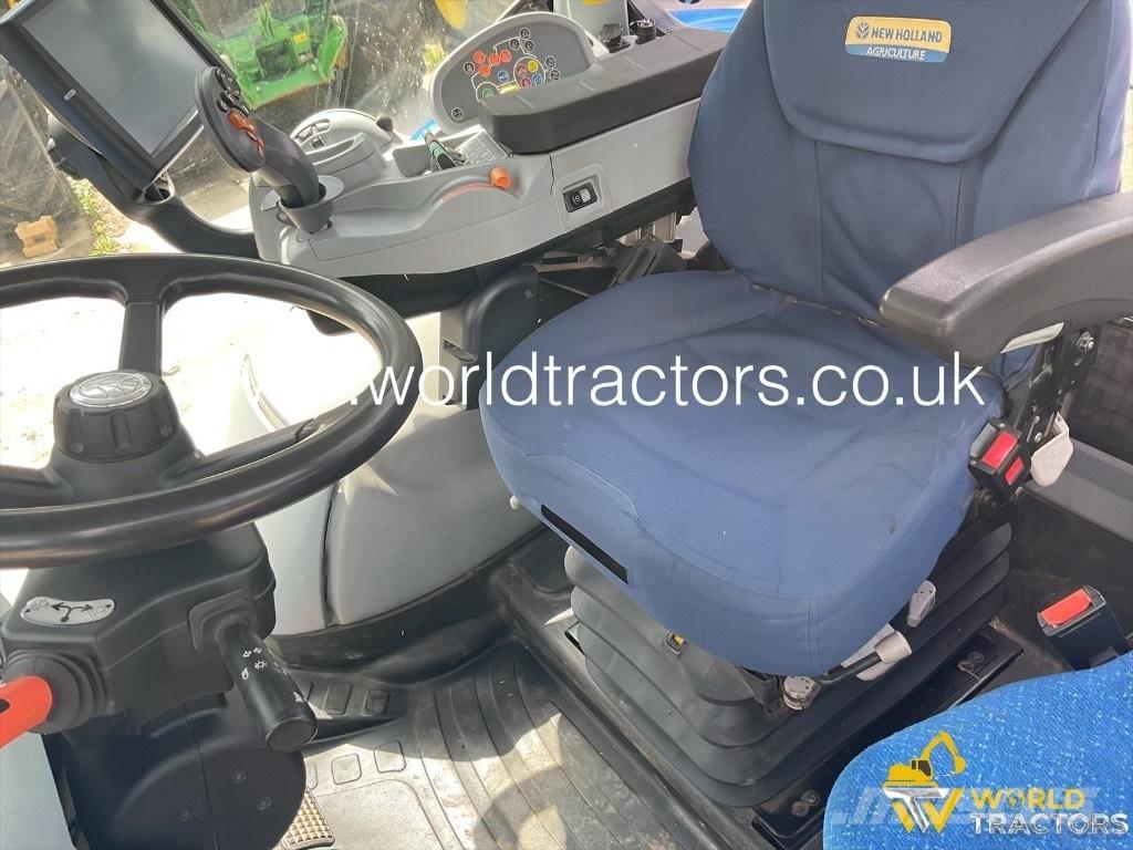 New Holland T 7.210 トラクター
