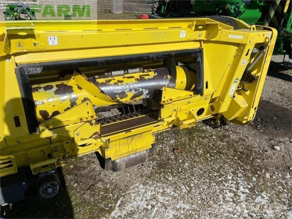 John Deere 8300 自走式フォレージハーベスター