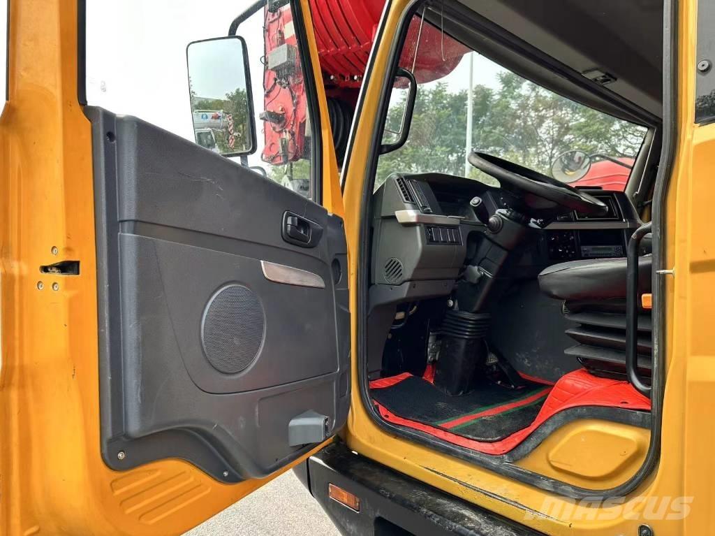 Sany STC1000T オールテレーンクレーン