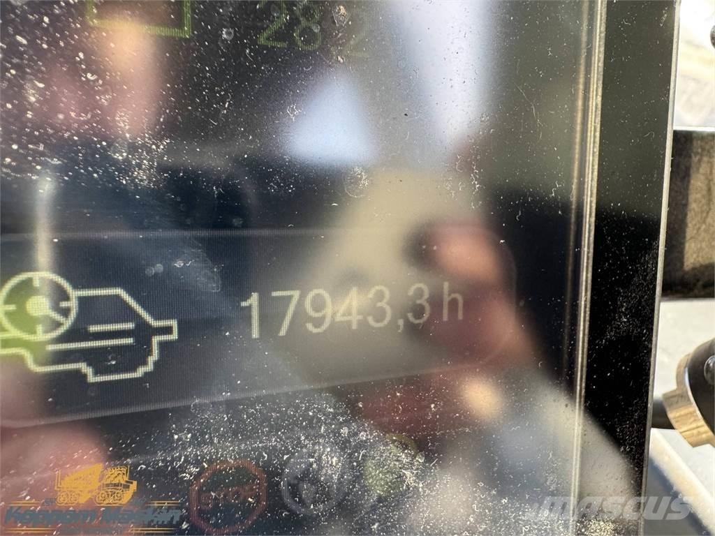 Komatsu 895 フォワーダー