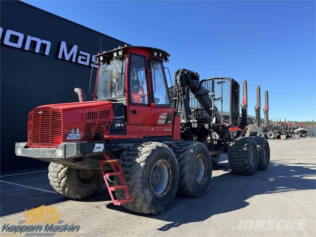 Komatsu 895 フォワーダー