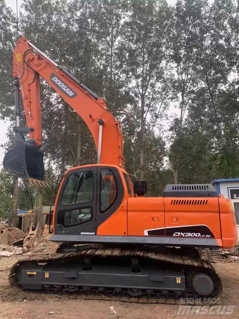 Doosan DX300LC-9C 大型油圧ショベル12t以上（パワーショベル・ユンボ）