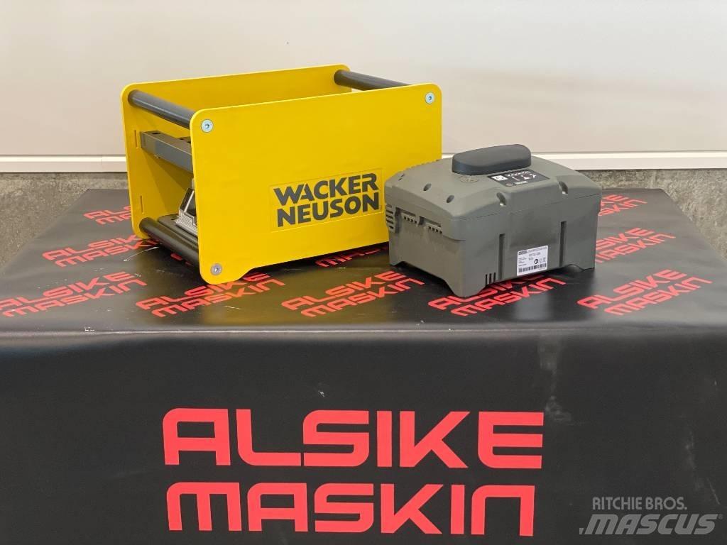 Wacker Neuson AS50e タンパ/転圧バイブレータ
