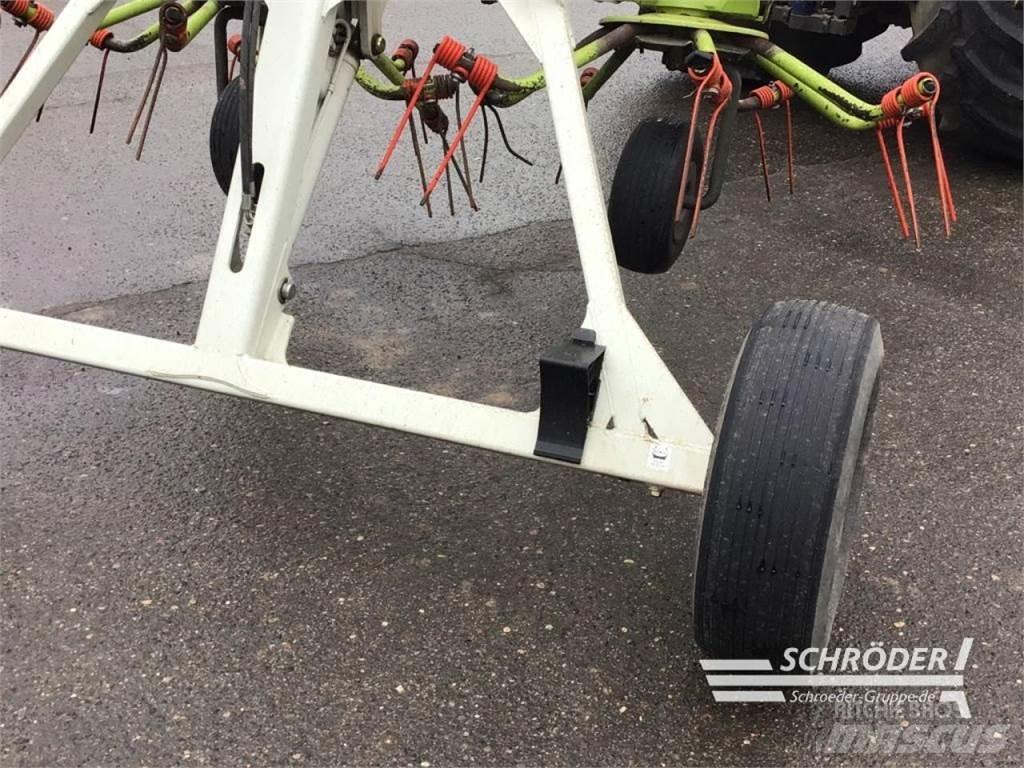 CLAAS VOLTO 800 T テッダー・テッダーレーキ